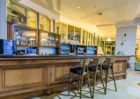 Royal Plaza Hotel - Bar