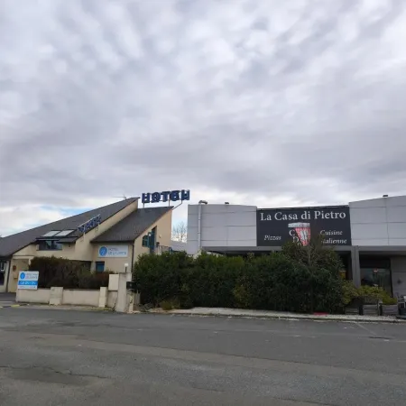 Hôtel le Laury's-hôtel Calme Proche de Rodez Avec Parking privé Gratuit