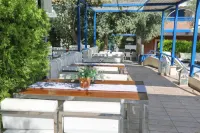 Philoxenia Village Hotel-Studios - Mountain view