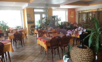 Logis Hôtel - Restaurant Aux Bruyères