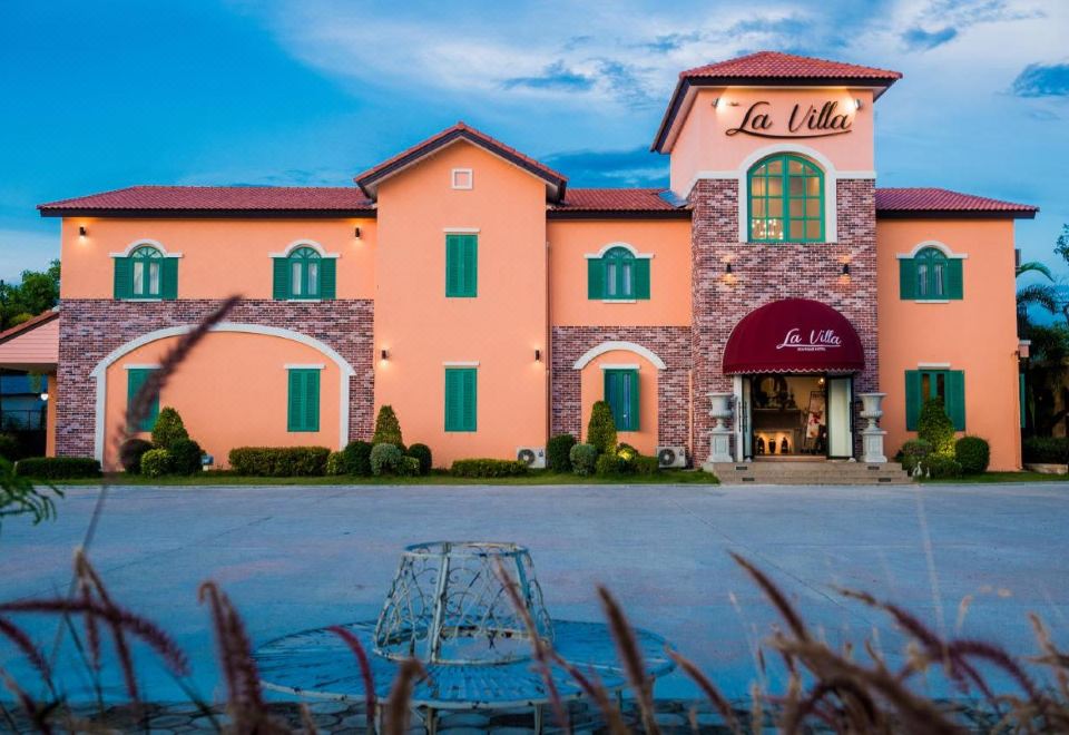 hotel overview picture