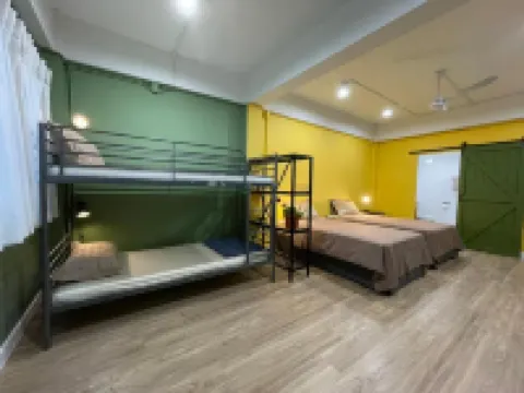 Grasshopper Bed and Cafe