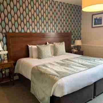 Saracens Head Hotel by Greene King Inns Rooms