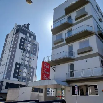 Colle Tourist Hotel Luxo