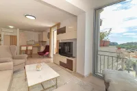 Petrovac Bay Apartments Hotels in Petrovac