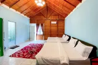RedDoorz at Villa Waterfun Favour Pagar Alam Hotel dekat ALUN ALUN SELATAN