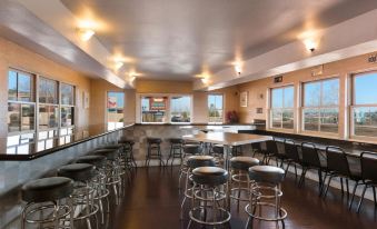 Kings House Motor Hotel