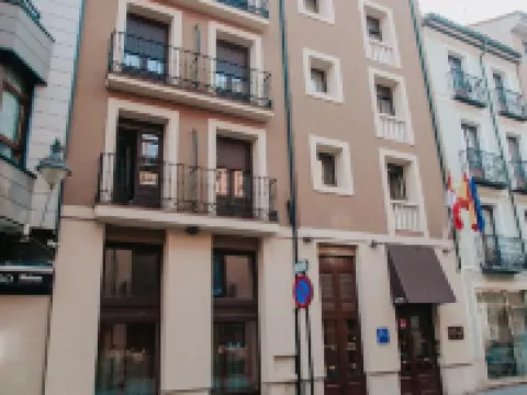 Hotel El Nogal Hotels near Valladolid Museum