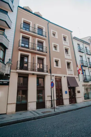 伊爾諾加爾酒店