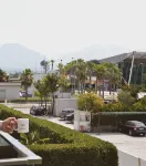 Airport Garden Hotel - parking