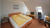 Achilleon III Hotels in Winsen