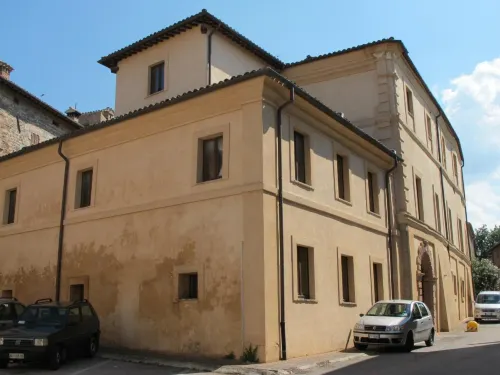 Palazzo Bonfranceschi فنادق في Province of Macerata