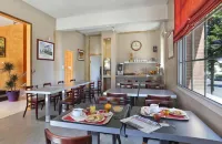 Hôtel les Tilleuls, Bourges Các khách sạn ở Les Aix-d'Angillon
