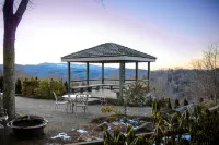 Inn at Crestwood Hotels in 