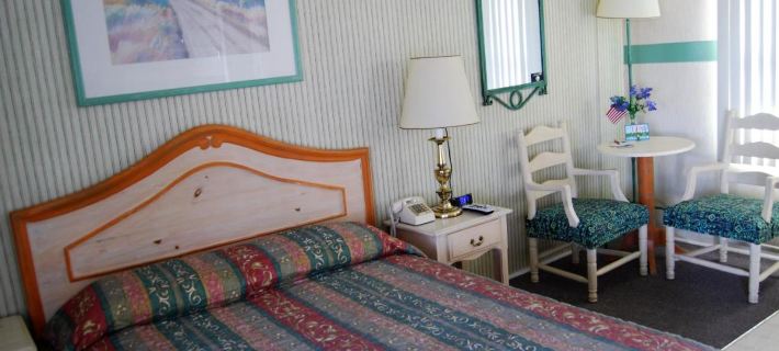 Redwood Motel Hotels in Mono County