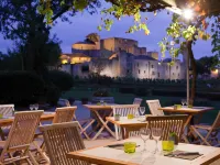 Logis l'Auberge de Larressingle Hotels in Gers