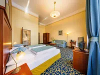 Hotel Bellevue Wien Hotels near Rathausplatz