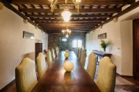 Masia Can Pou Hotel di Sant Aniol de Finestras