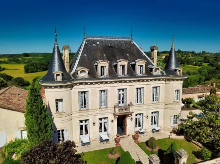 Château Hôtel Edward 1er Отели в г. Девиллак
