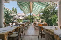 Villa Royal Apartments Hotels in Tivat
