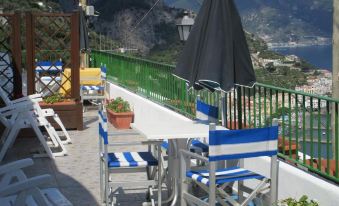 미노 레지덴차 젠나로(Residenza Gennaro) 3성급 호텔 로비