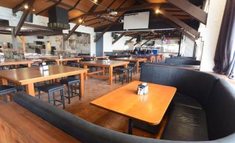 Lake Jindabyne Hotel