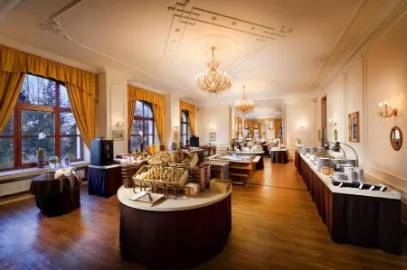 Grand Hotel Praha Отели в г. Высоке Татры