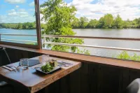 La Ruche Hotels in La Roche-Guyon
