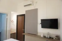 Aurora House Surabaya Hotel dekat Toko dua putri ( toko sembako serba ada)