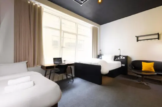 Rezz Temple Bar, Dublin Hotels near St Stephens Green