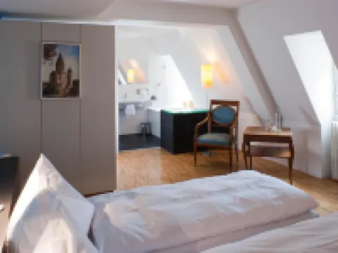 Schloss Münchenwiler Hotels in Murten
