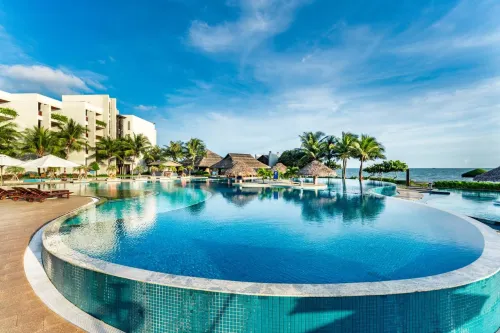 Vietsopetro Ho Tram Resort Hotels in Phuoc Hoi