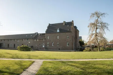 Burg Obbendorf Отели в г. Юлих