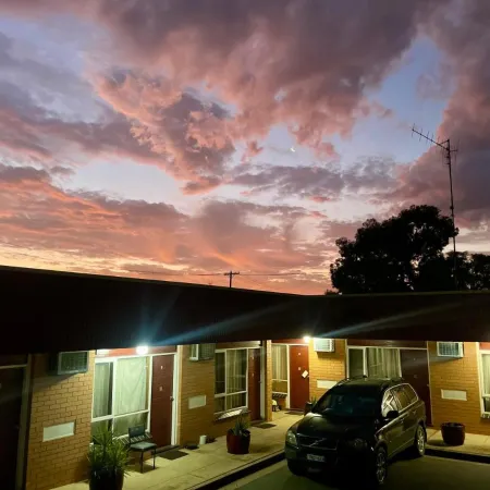 Century Motor Inn, Finley