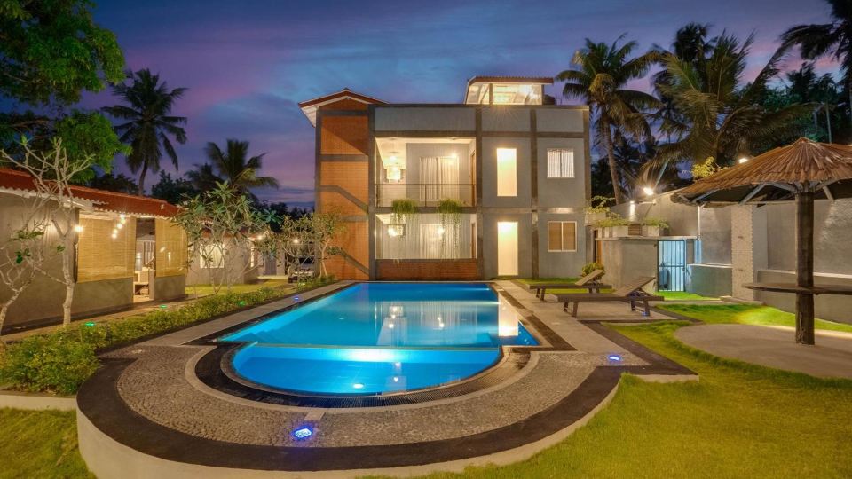 Hasthri Boutique Blue Apartment in Ahangama with pool Near Beach