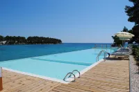Crvena Luka Resort Hotels in Sveti Filip i Jakov