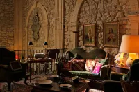 Mas de la Chapelle Hotels in Arles