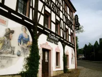 Landhotel Goldener Becher Отели в г. Калленберг