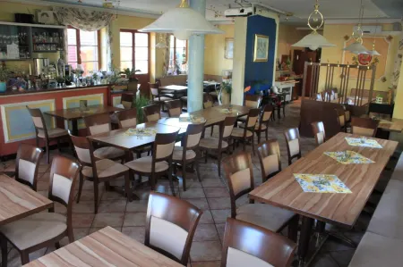 Hotel Krone Kappel Отели в г. Каппель-Графенхаузен