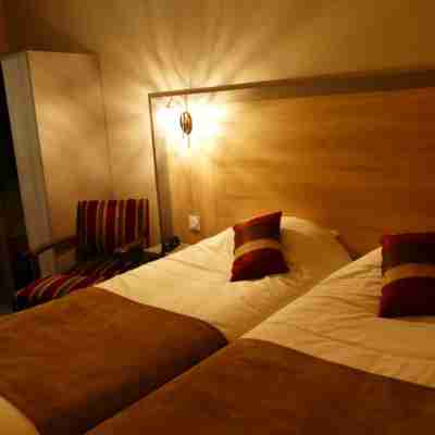 Logis Hôtel Le Lion d'Or Rooms