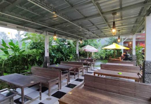 RedDoorz near Lokawisata Baturaden - Housity