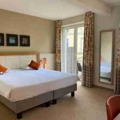 Hôtel Castel de Pont-à-Lesse Rooms