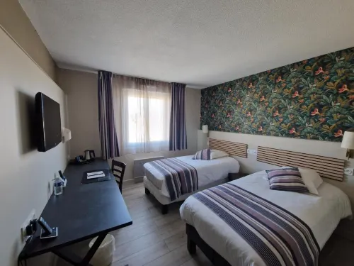 Hotel Restaurant l'Amandois Hotels in Saint-Amand-Mont-Rond