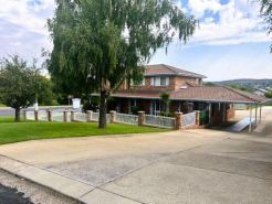 Kinross Inn
