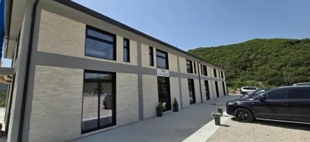 Lumi I Bardhe Hotel & Restaurant Отели в г. Dhermi