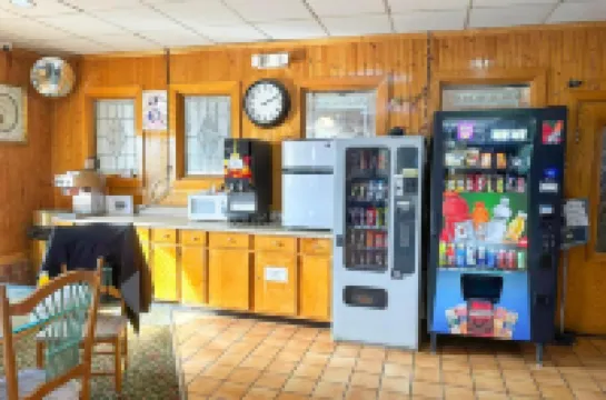 Super Inn & Suites by OYO Milledgeville