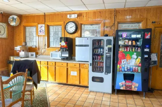 Super Inn & Suites by OYO Milledgeville