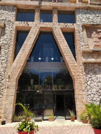 MayaFair Design Hotel