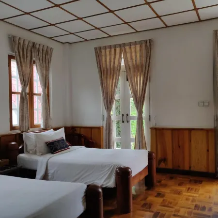 Hillock Villa