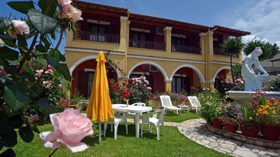 Eleni Apartments